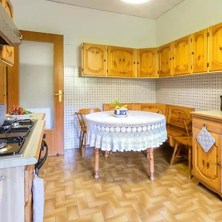 3 Bedrooms Sunny With Terrace & View Daire