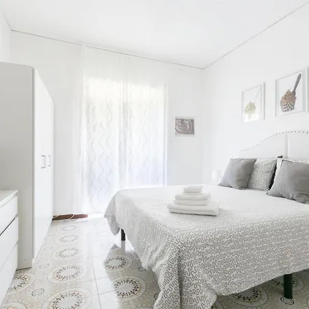 3 Bedrooms Sunny With Terrace & View Sorrento