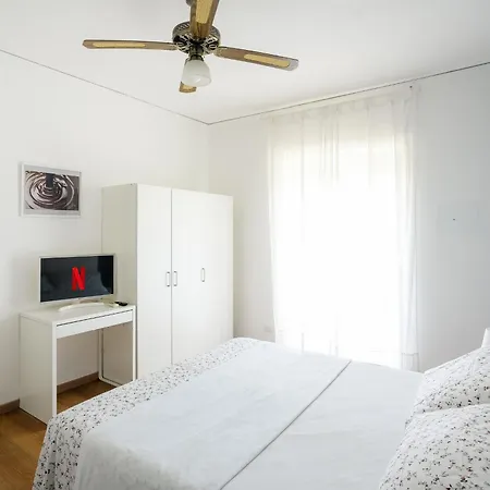 شقة 3 Bedrooms Sunny With Terrace & View سورينتو