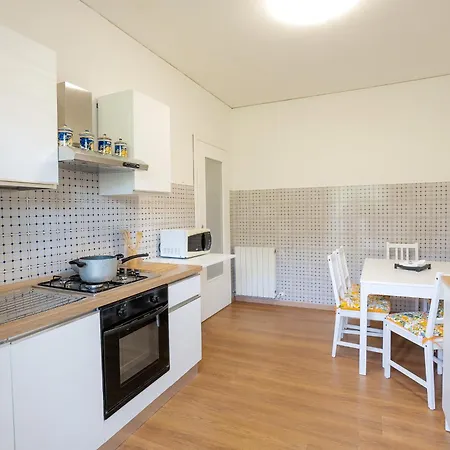 شقة 3 Bedrooms Sunny With Terrace & View *